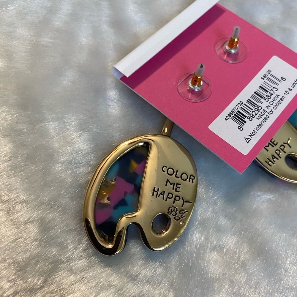 COPY ☘️NWT! Betsey Johnson Gold Tone Paint Brush & Artist Palette Drop Earrin… - Picture 2 of 3